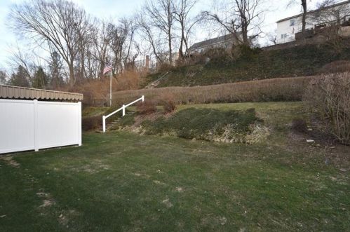 3951 Edge Rd, Pittsburgh PA 15227-3409 exterior