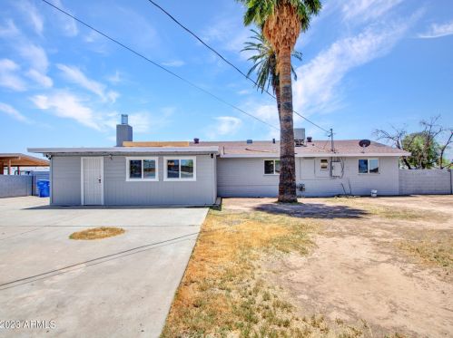 5526 Clarendon Ave, Phoenix AZ 85033-4118 exterior