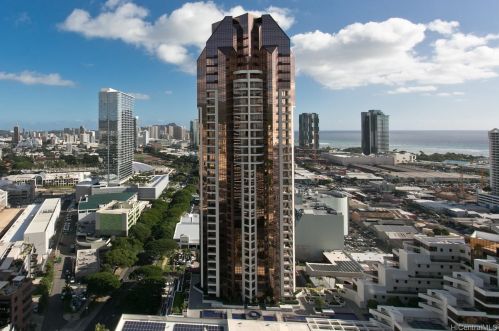 725 Kapiolani Blvd, Honolulu HI  96813-5247 exterior