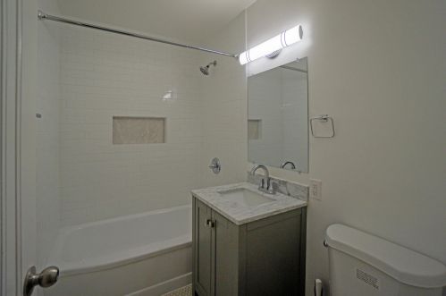 4876 41, Milwaukee WI 53209-5208 exterior