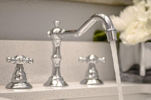 100 Cyn Rim Dr, Folsom CA 95630-2034 exterior