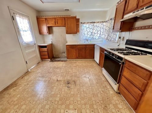 237 Edward Ave, Fullerton CA 92833-2807 exterior