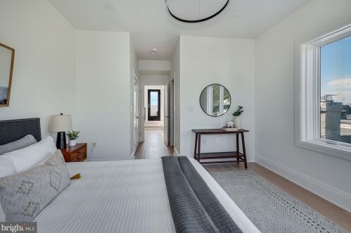 835 Longfellow St, Washington DC  20011-8205 exterior