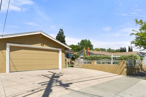 2531 Olivera Rd, Concord CA  94519-2054 exterior