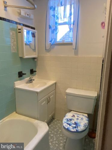 2812 Cedar St, Philadelphia PA 19134-4449 exterior