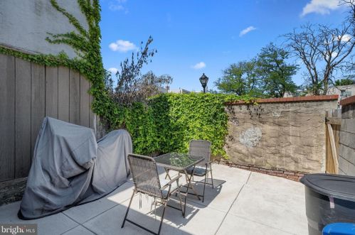 1118 2nd St, Philadelphia PA 19133-0033 exterior