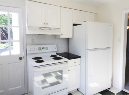 291 Rowayton Ave, Norwalk CT 06853-1628 exterior