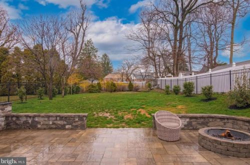 316 Glengary Dr, Pittsburgh PA 19083-2714 exterior