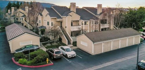 950 Owens Lake Dr, San Jose, CA 95123-2455