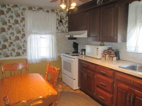 11 Glendale St, Chicopee MA 01020-3518 exterior