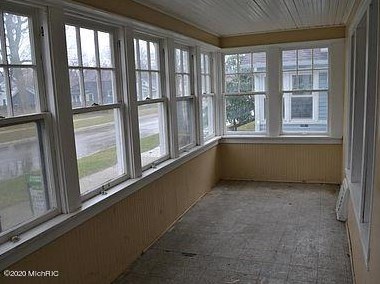 264 Merrill Ave, Meskegon MI 49441-2010 exterior