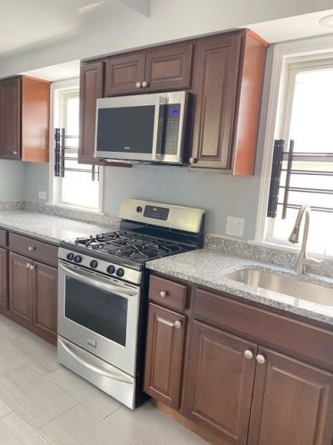 6445 Claremont Ave, Chicago IL 60645-1569 exterior