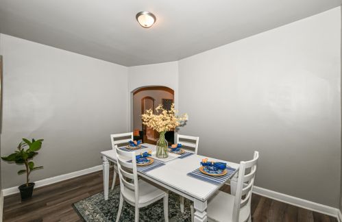 3722 7 St, Milwaukee WI 53212-1437 exterior