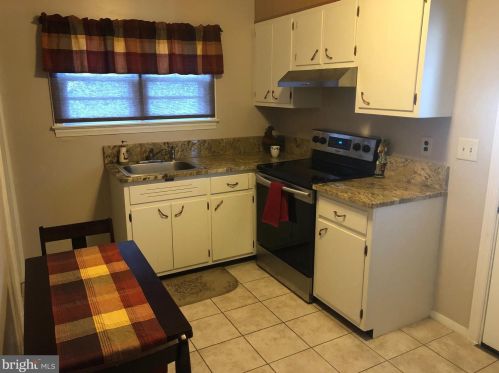 202 England Ter, Rockville MD 20850-1630 exterior