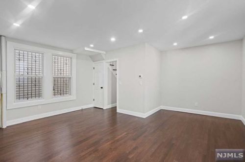 237 7th St, Newark NJ 07107-2728 exterior