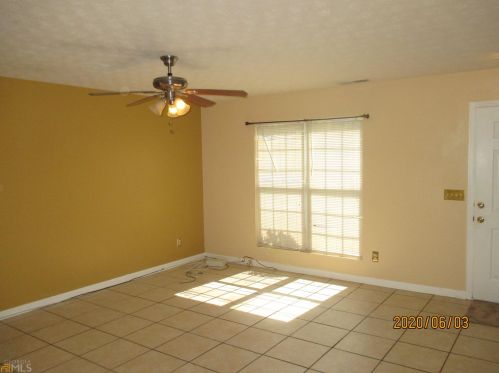 5782 Strathmoor Manor Cir, Lithonia GA  30058-2622 exterior