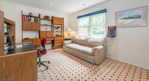 17 Coddington Ter, Livingston NJ 07039-3632 exterior