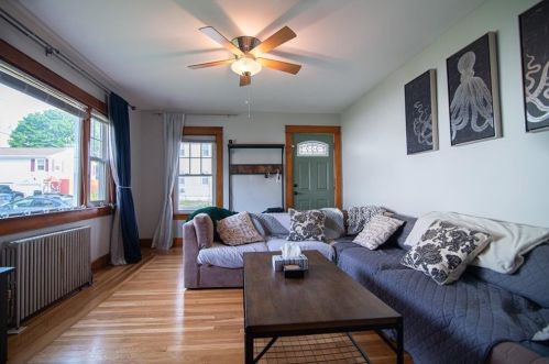 45 Grover St, Providence RI 02909-5209 exterior