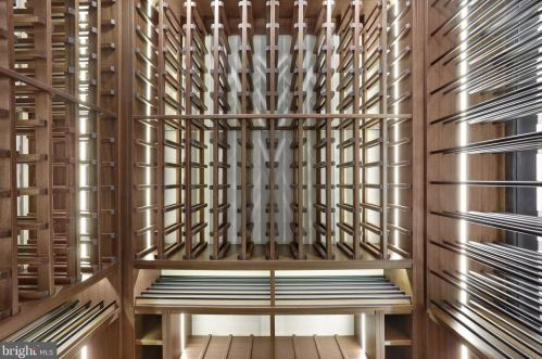 420 3rd St, Washington DC  20003-1930 exterior