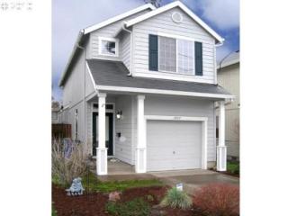 6907 Columbia Way, Portland OR  97203-2503 exterior