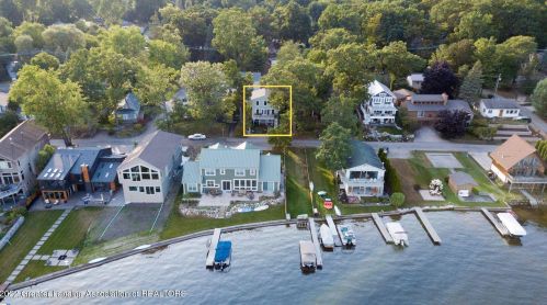 6249 Reynolds Rd, Haslett MI 48840-8906 exterior