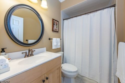 6 Cornell Dr, Dover NJ 07869-3537 exterior