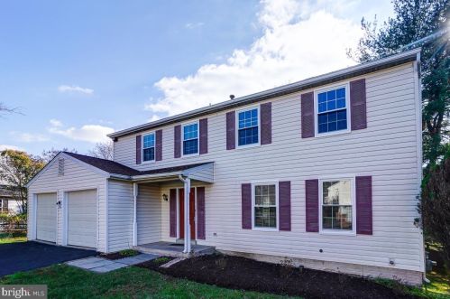 15805 Anamosa Dr, Rockville MD  20855-2612 exterior