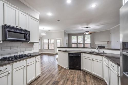 8470 Plymouth Ln, Frisco TX 75034-8244 exterior