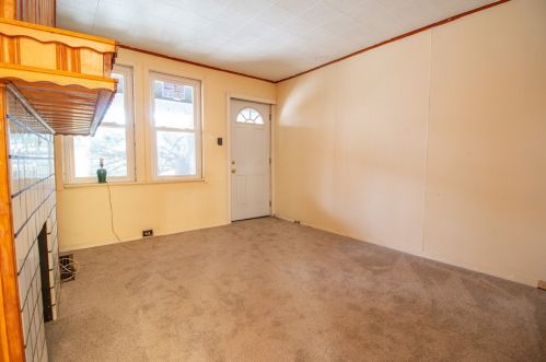 2123 Lloyd Ave, Pittsburgh PA 15218-1734 exterior