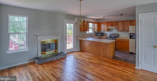 10 Charles Dr, New Castle DE 19720-4669 exterior