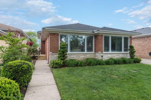 4829 Jarvis Ave, Chicago, IL 60712-1617