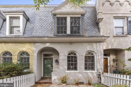 2423 I St, Washington DC  20037-2205 exterior