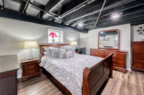 175 Pick Ave, Elmhurst IL 60126-3018 exterior