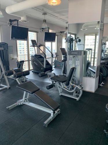 2 Erie St, Chicago IL 60611-2724 exterior