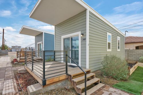 1229 13th Ave, Phoenix AZ 85007-4138 exterior