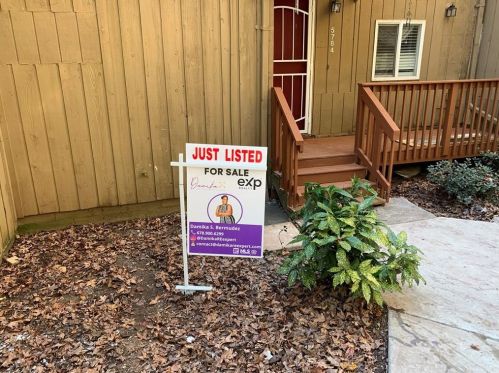 5784 Par 4 Ct, Lithonia GA 30038-1807 exterior