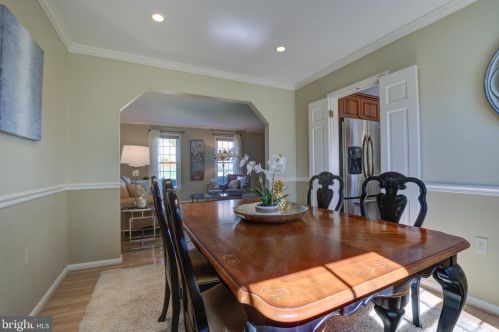 16616 Cutlass Dr, Rockville MD 20853-1332 exterior