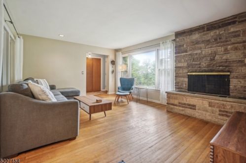 106 Timber Dr, Berkeley Heights NJ  07922-1755 exterior