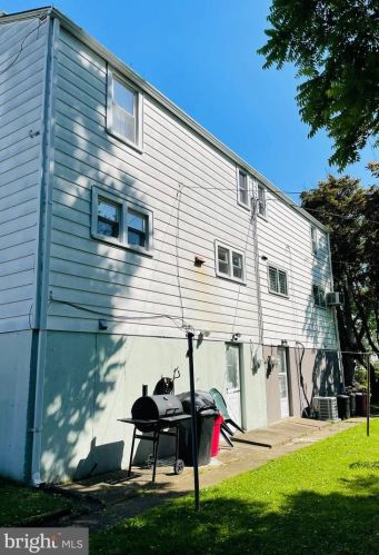 1202 Mulberry St, Chester PA 19015-3046 exterior