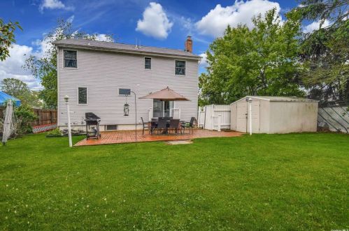 25 Dawson St, Huntington Station NY 11746-4021 exterior