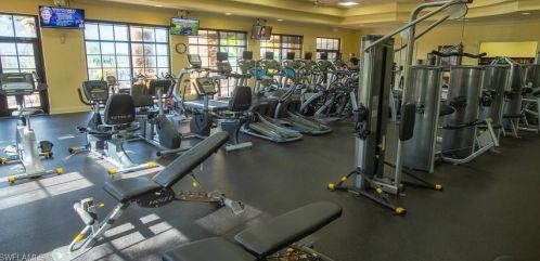 10063 Biscayne Bay Ln, Naples FL 34120-3754 exterior