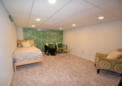 8221 Mohawk Rd, Milwaukee WI 53217-1737 exterior