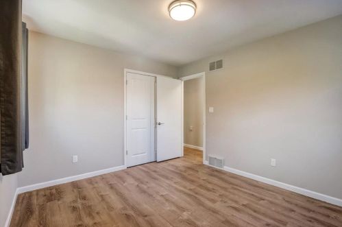 4870 82, Milwaukee WI 53220-4219 exterior