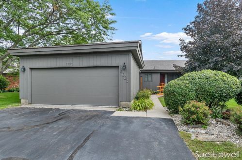 6004 Parview Dr, Grand Rapids, MI 49546-7032