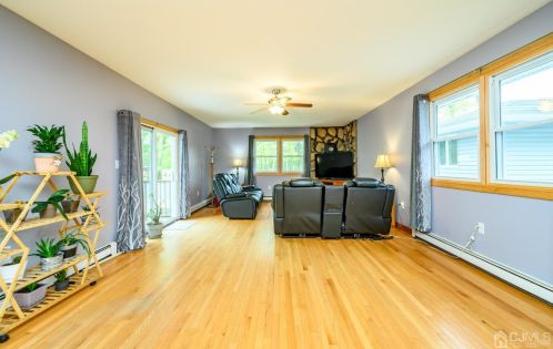 439 Cassville Rd, Jackson Twp NJ 08527-4712 exterior