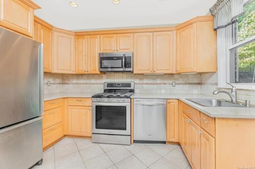 133 238th St, Bronx NY  10463-4203 exterior