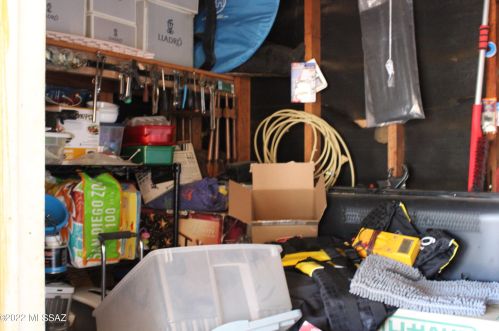 8011 Julia St, Tucson AZ 85710-4821 exterior