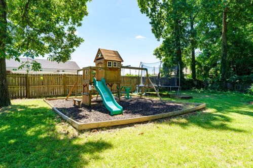 2206 Frst Dr, Kalamazoo MI 49002-6442 exterior