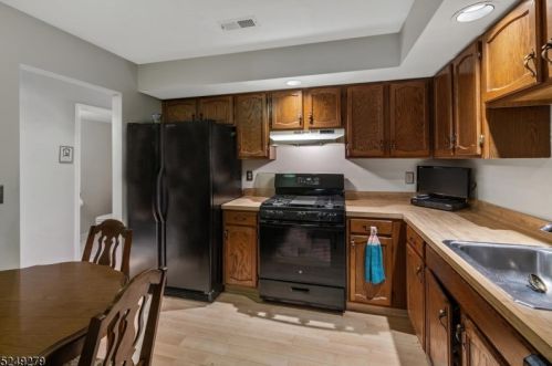 26 Concord Rd, West Milford Lakes NJ 07480-1281 exterior