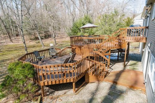 32 Crosswood Rd, Farmington CT 06032-1067 exterior